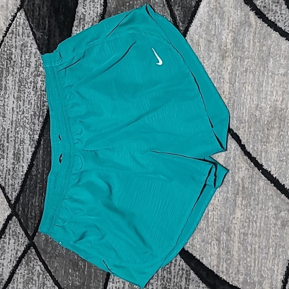 NIKE DRI-FIT REFLECTIVE SWOOSH LOGO LINED MESH ZIP POCKET ATHLETIC RUNNING SHORT